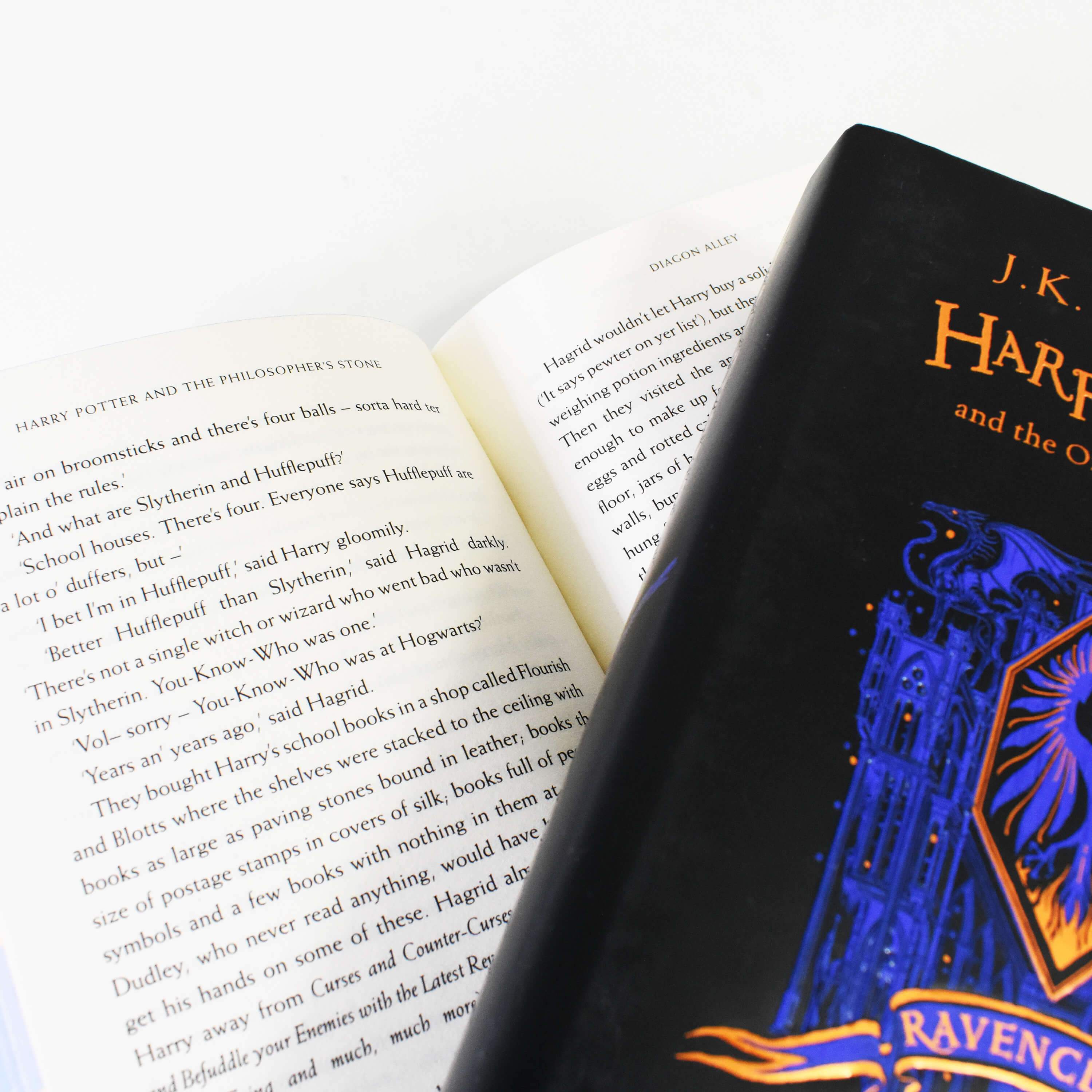 Harry Potter and The Goblet of Fire - Ravenclaw Edition: Rowling J.K.:  9781526610317: : Books